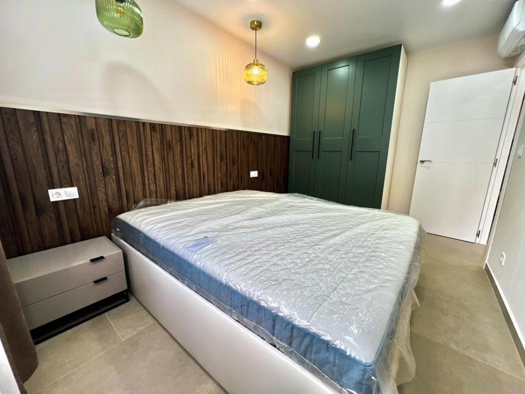 2 soverom Leilighet til salgs i Torrevieja med svømmebasseng garasje - € 187 000 (Ref: 10184759)