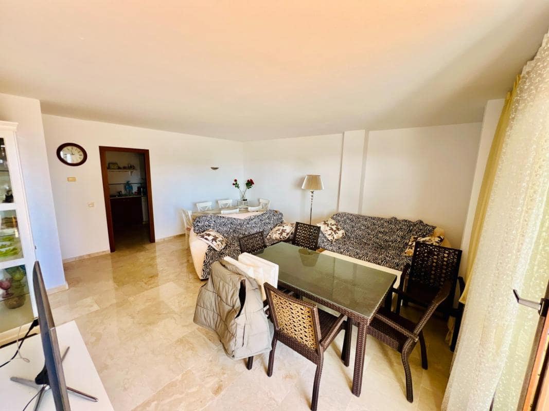 Apartamento de 2 habitaciones en Torrevieja en venta con piscina garaje - 300.000 € (Ref: 10184760)
