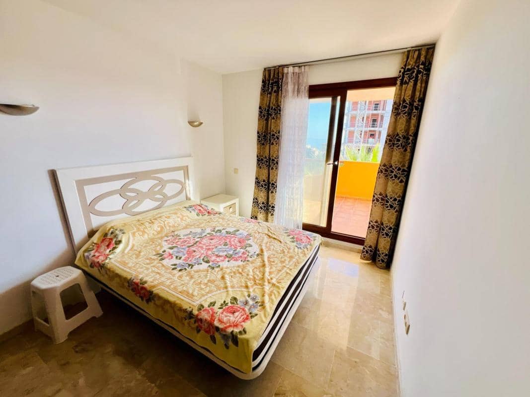 Apartamento de 2 habitaciones en Torrevieja en venta con piscina garaje - 300.000 € (Ref: 10184760)