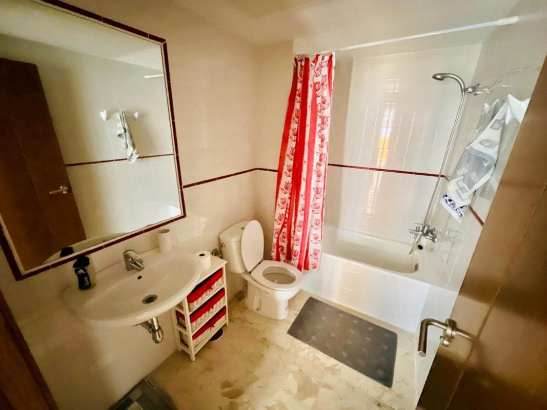 Apartamento de 2 habitaciones en Torrevieja en venta con piscina garaje - 300.000 € (Ref: 10184760)