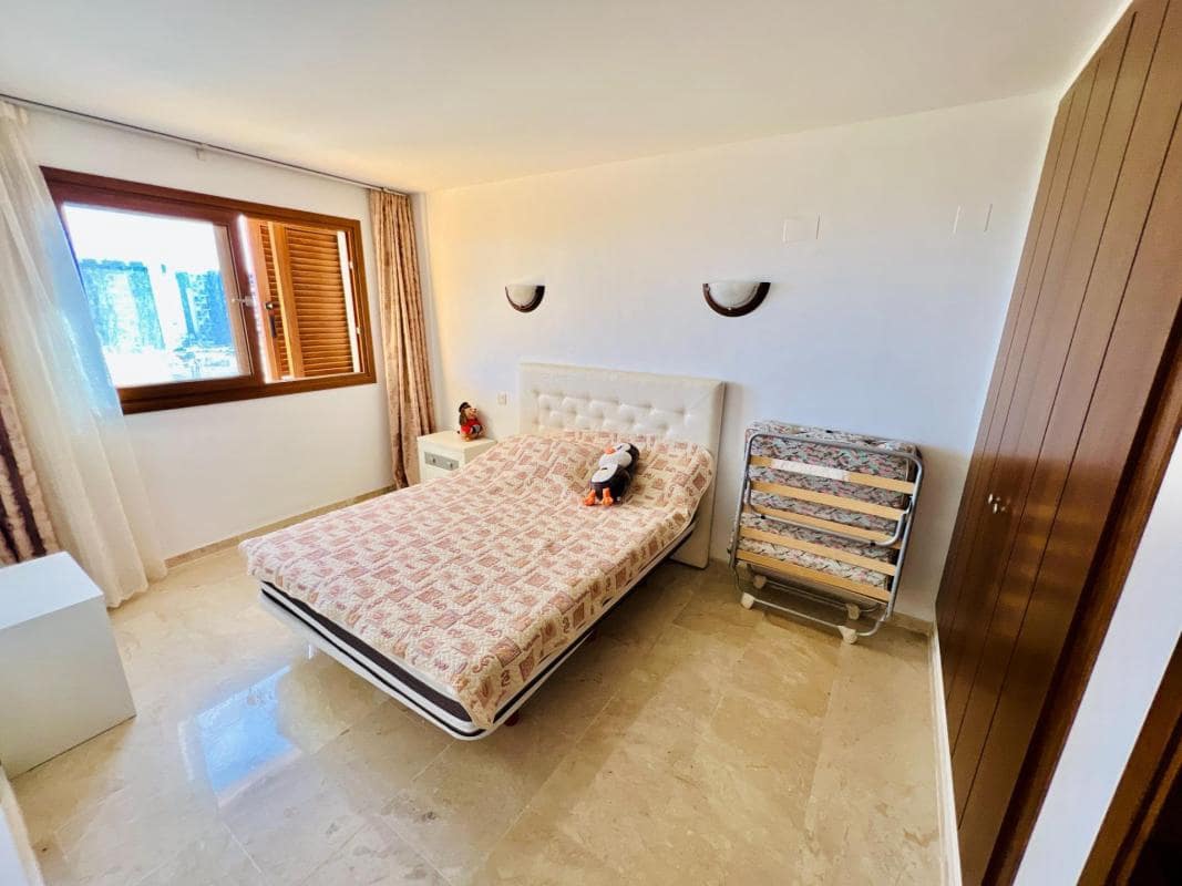 Apartamento de 2 habitaciones en Torrevieja en venta con piscina garaje - 300.000 € (Ref: 10184760)