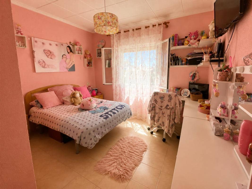 Chalet de 5 habitaciones en Torrevieja en venta con piscina garaje - 387.000 € (Ref: 10187042)