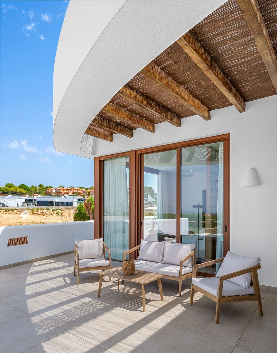 4 bedroom Villa for sale in Algorfa with garage - € 840,000 (Ref: 9327084)