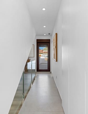 3 soveværelse Villa til salg i Mil Palmeras, Pilar de la Horadada - € 539.900 (Ref: 9327124)