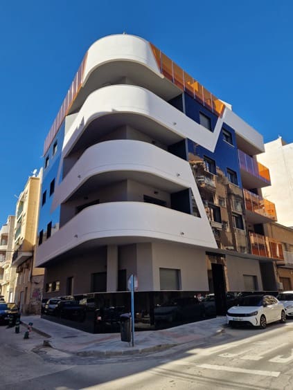 3 sovrum Lägenhet till salu i Torrevieja med pool garage - 365 000 € (Ref: 9327244)