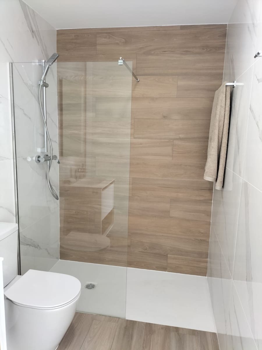 2 sypialnia Bungalow na sprzedaż w Orihuela Costa z basenem garażem - 269 900 € (Ref: 9327918)