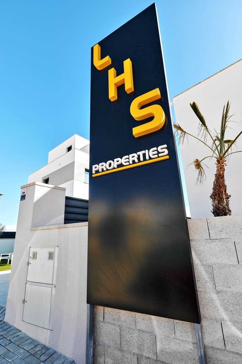 3 bedroom Villa for sale in San Miguel de Salinas - € 649,000 (Ref: 9328183)