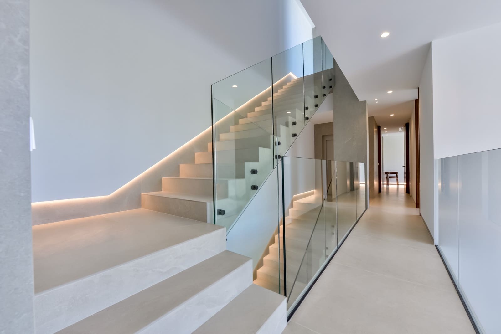 4 bedroom Villa for sale in Altea - € 2,795,000 (Ref: 9358817)