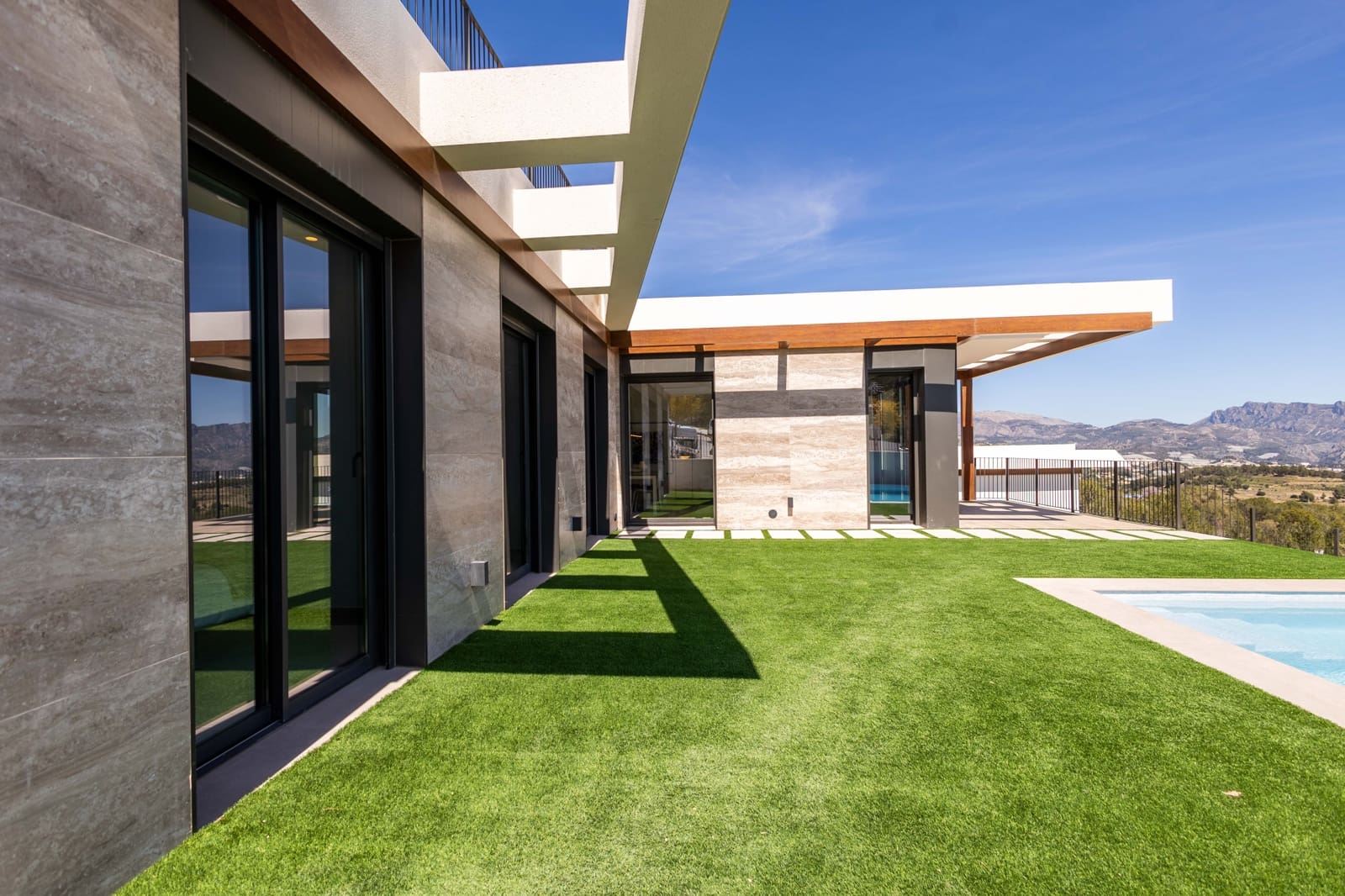 4 bedroom Villa for sale in Polop - € 939,000 (Ref: 9699343)