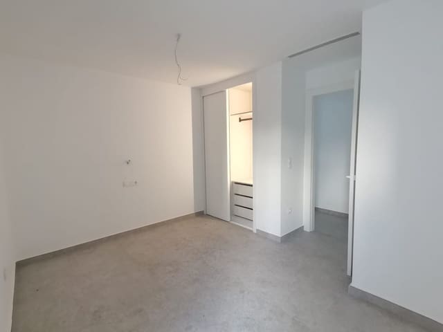 Apartamento de 3 habitaciones en Aguas Nuevas, Torrevieja en venta con piscina - 300.000 € (Ref: 9699603)