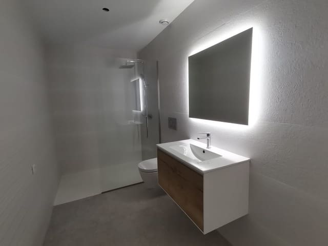 Apartamento de 3 habitaciones en Aguas Nuevas, Torrevieja en venta con piscina - 300.000 € (Ref: 9699603)