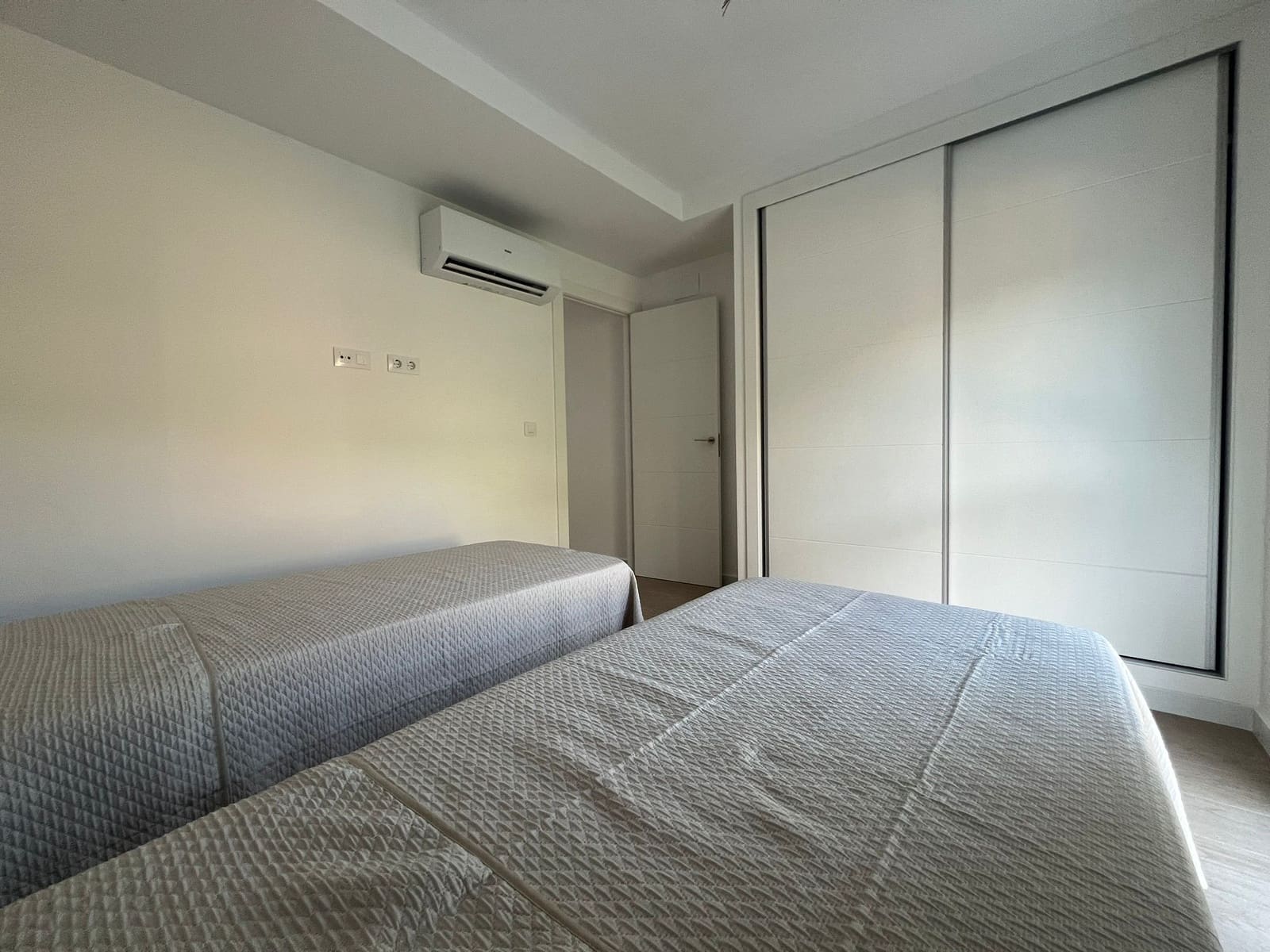 2 makuuhuone Rivitalo myytävänä paikassa Portman mukana uima-altaan - 198 000 € (Ref: 9798573)