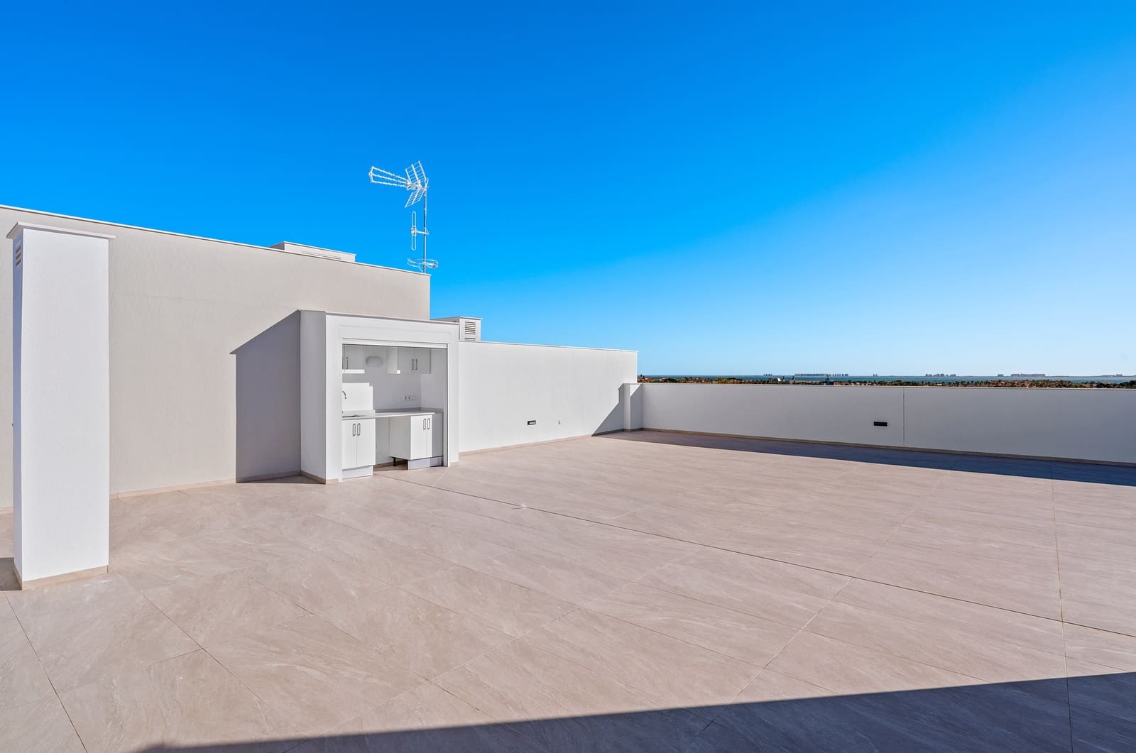 3 soverom Penthouse til salgs i Los Alcazares med svømmebasseng garasje - € 449 900 (Ref: 9832396)
