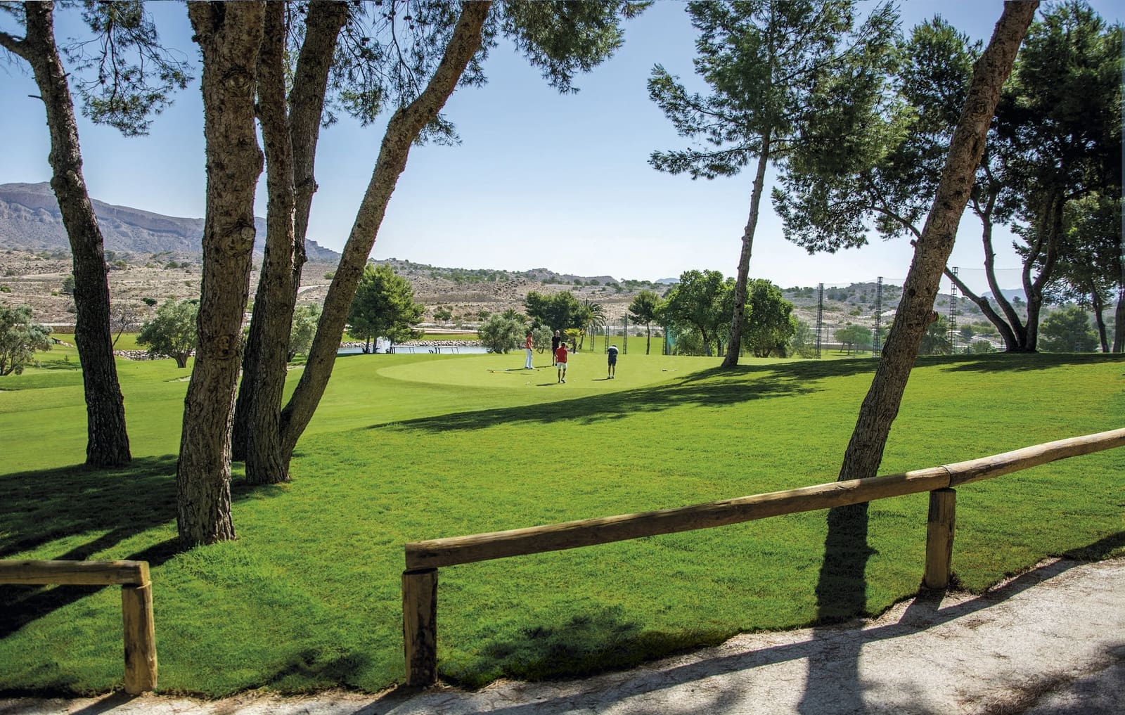 Apartamento de 2 habitaciones en Monforte del Cid en venta con piscina garaje - 270.000 € (Ref: 9981753)