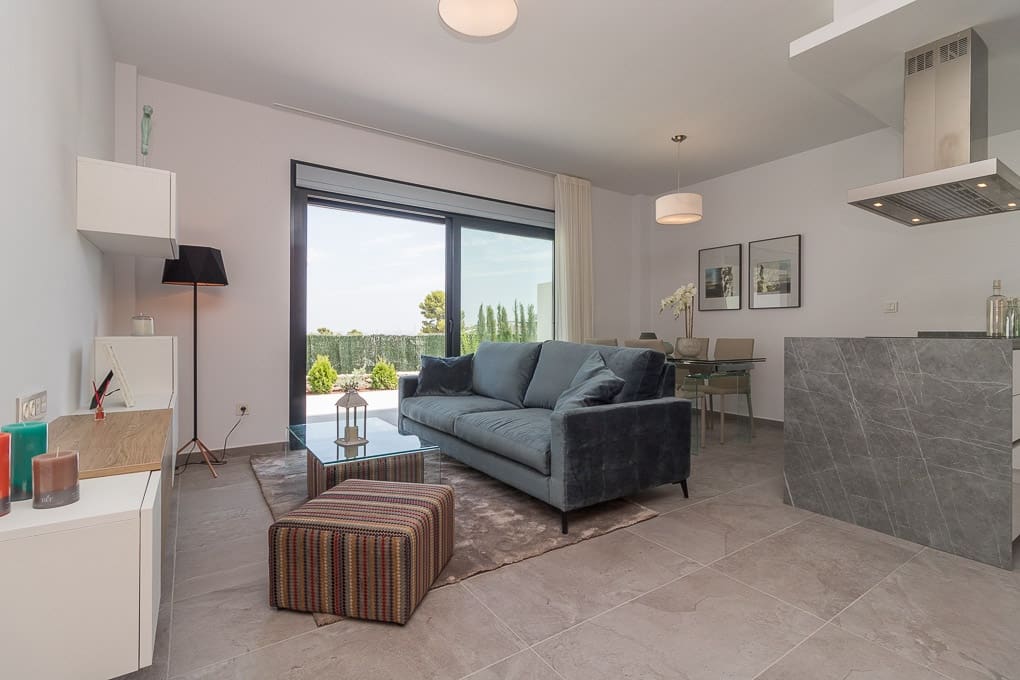 3 soverom Bungalow til salgs i Torrevieja med svømmebasseng - € 340 000 (Ref: 9984280)
