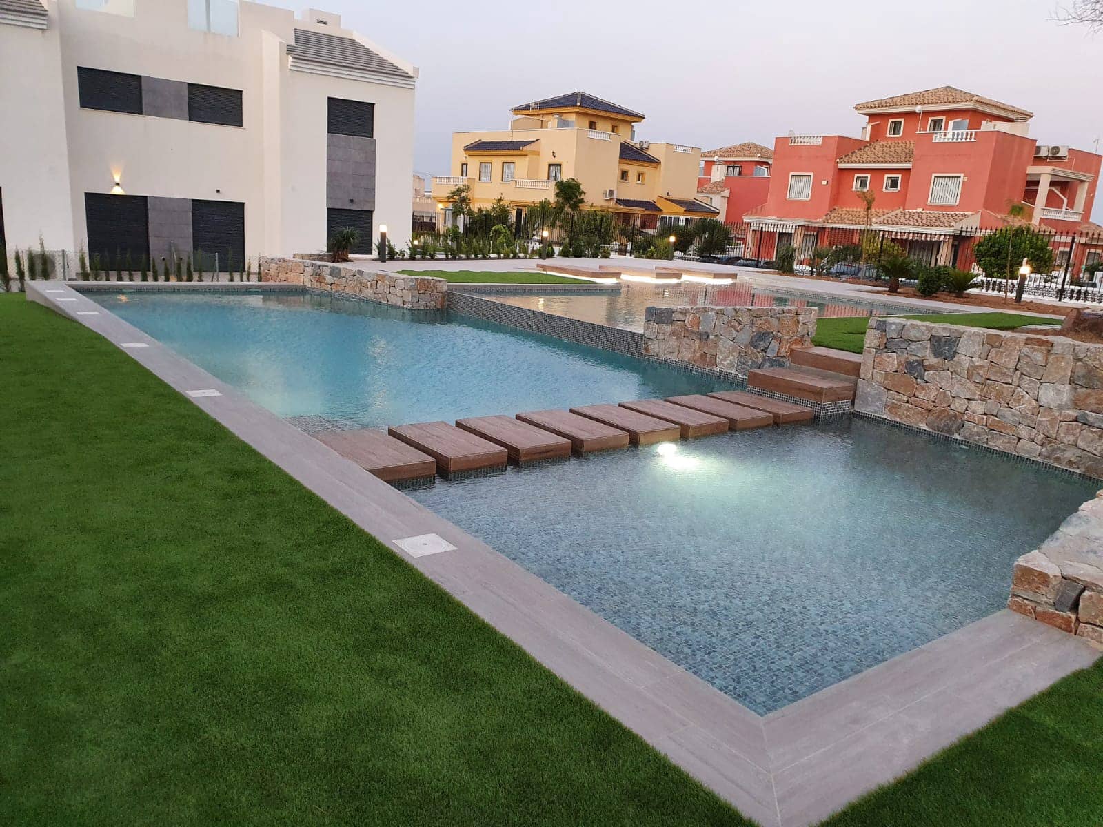 3 soverom Bungalow til salgs i Torrevieja med svømmebasseng - € 340 000 (Ref: 9984280)