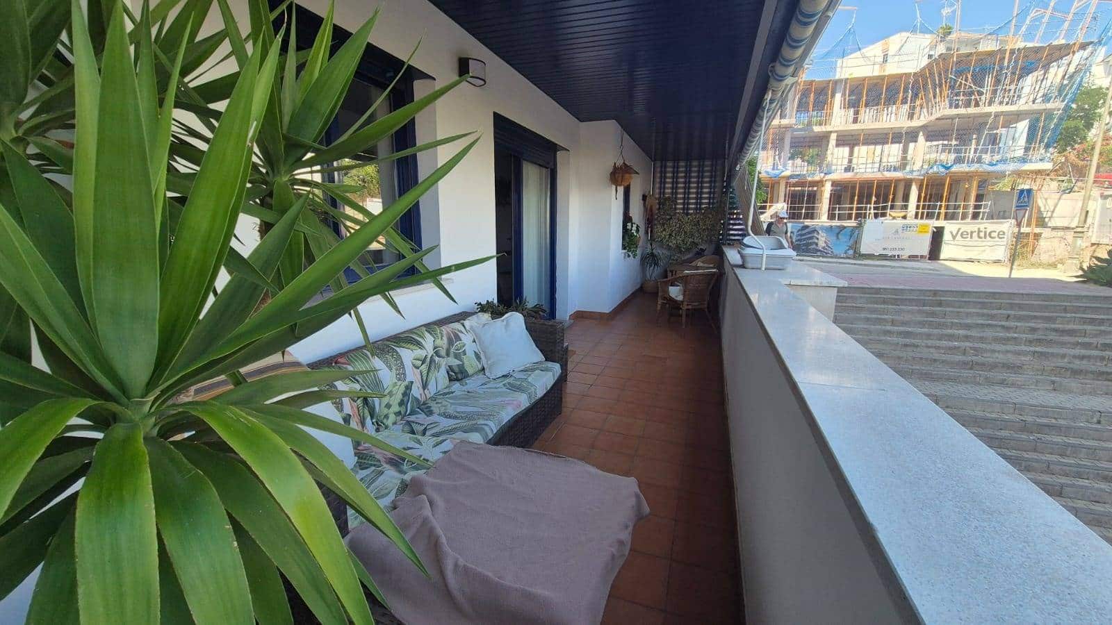 Apartamento de 3 habitaciones en Estepona en venta con piscina garaje - 499.500 € (Ref: 10078432)