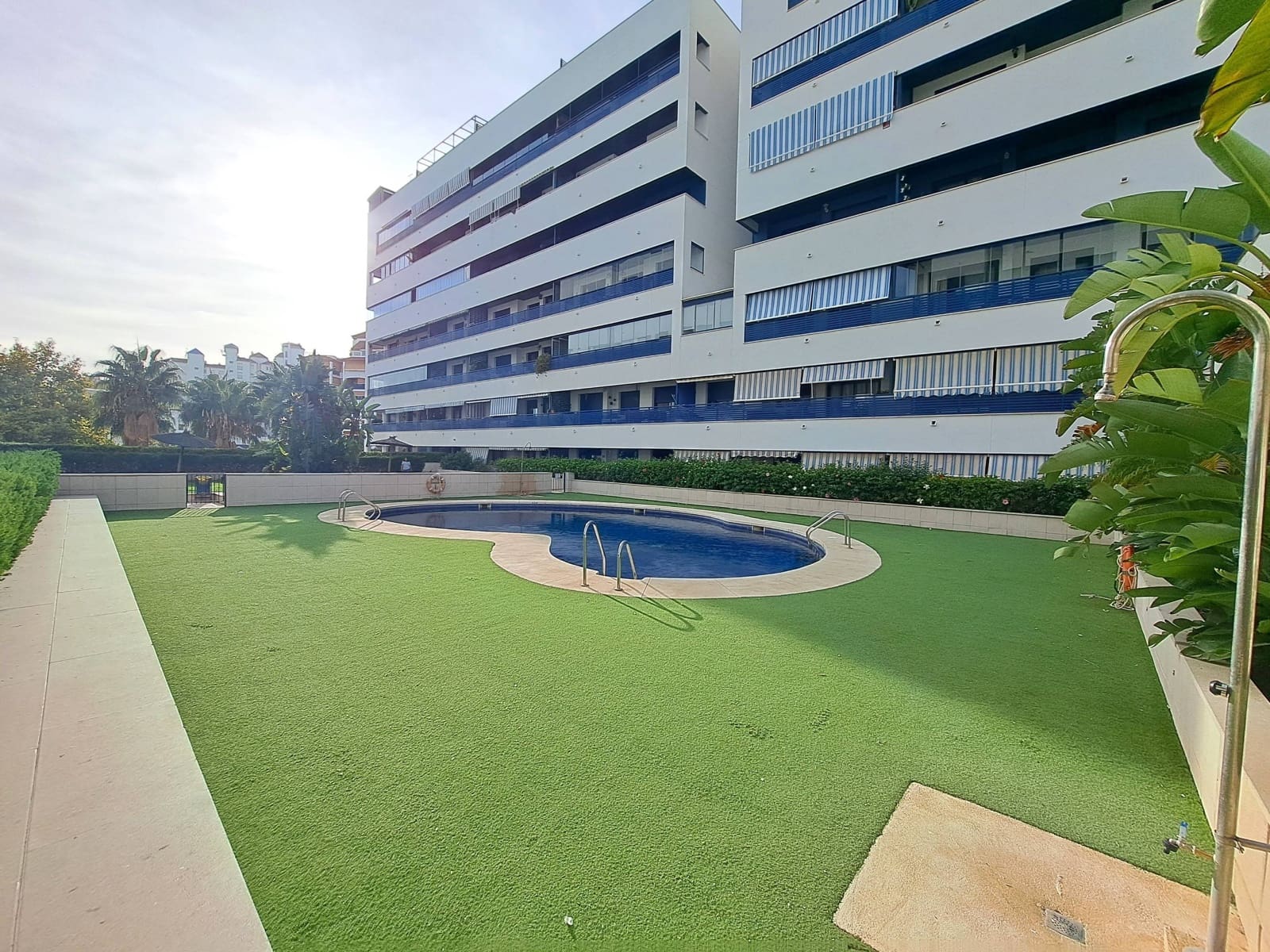Apartamento de 3 habitaciones en Estepona en venta con piscina garaje - 499.500 € (Ref: 10078432)