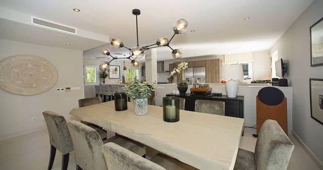 4 sovrum Villa till salu i Los Naranjos, Marbella med pool garage - 2 350 000 € (Ref: 8209349)