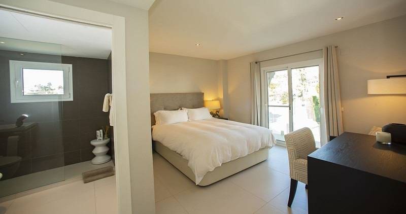 4 sovrum Villa till salu i Nueva Andalucia med pool garage - 2 350 000 € (Ref: 8209349)