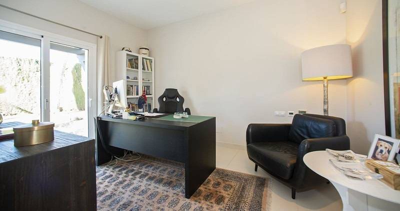 4 sovrum Villa till salu i Nueva Andalucia med pool garage - 2 350 000 € (Ref: 8209349)