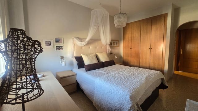 3 bedroom Apartment for sale in Huerta Nueva, Estepona - € 316,000 (Ref: 8428903)