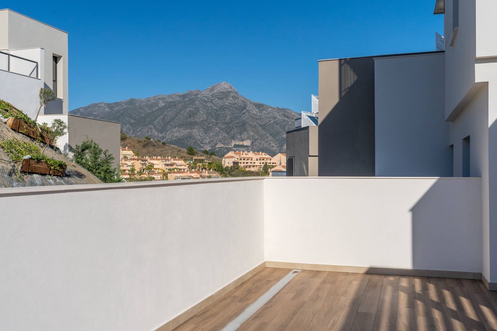 3 soveværelse Penthouse til salg i Nueva Andalucia med swimmingpool garage - € 1.015.000 (Ref: 8430736)
