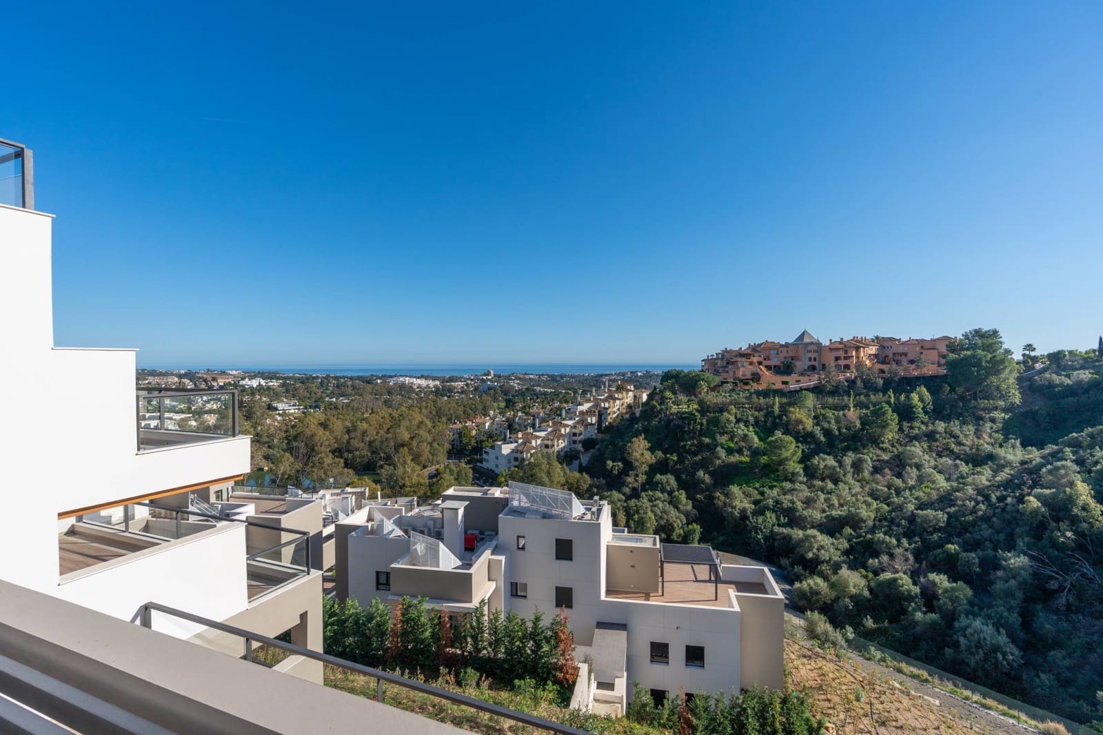 3 soveværelse Penthouse til salg i Nueva Andalucia med swimmingpool garage - € 1.015.000 (Ref: 8430736)