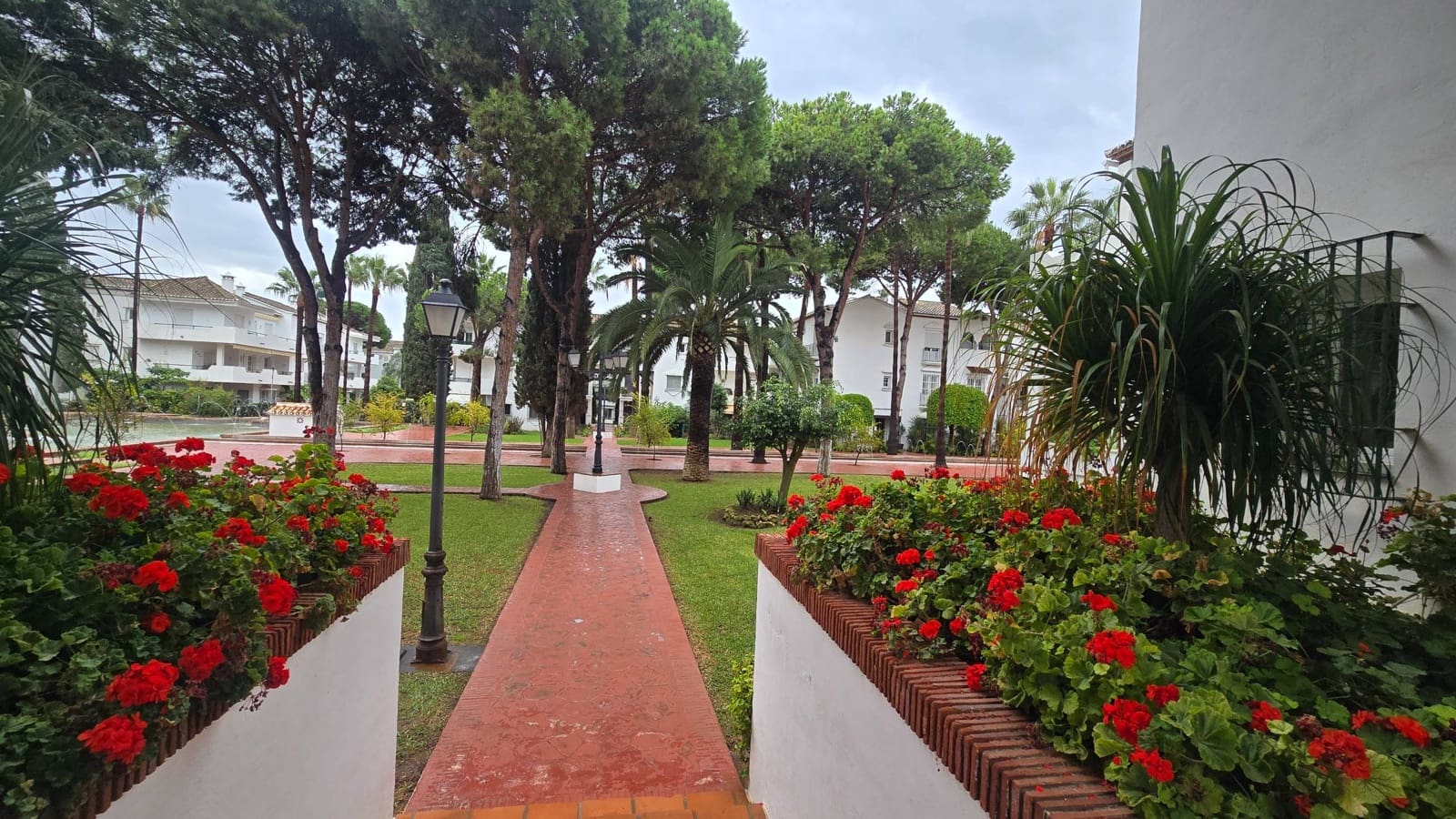 2 sypialnia Apartament na sprzedaż w Atalaya-Isdabe z basenem garażem - 455 000 € (Ref: 8610564)