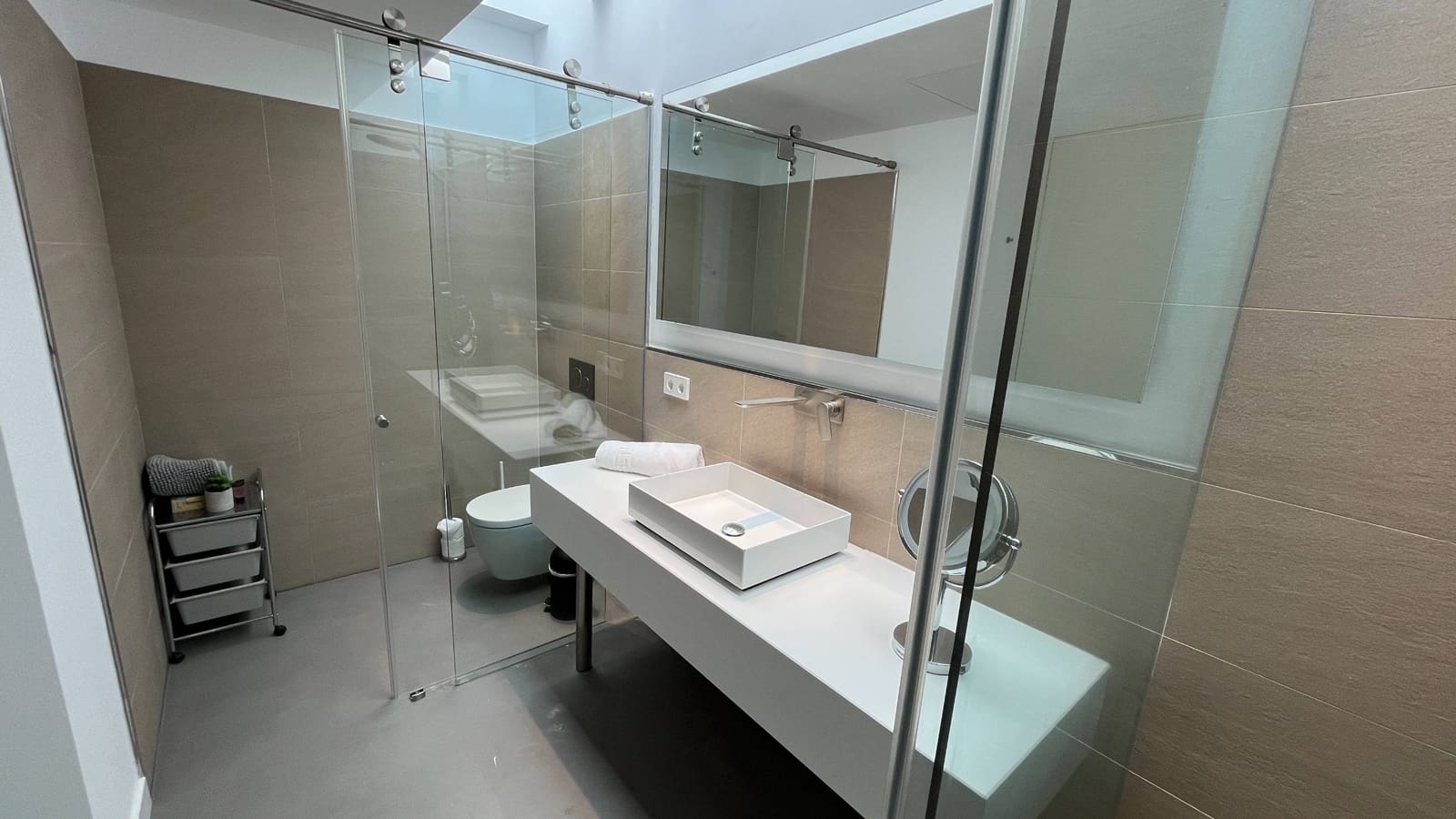 4 bedroom Villa for sale in La Quinta with pool garage - € 3,995,000 (Ref: 8668390)