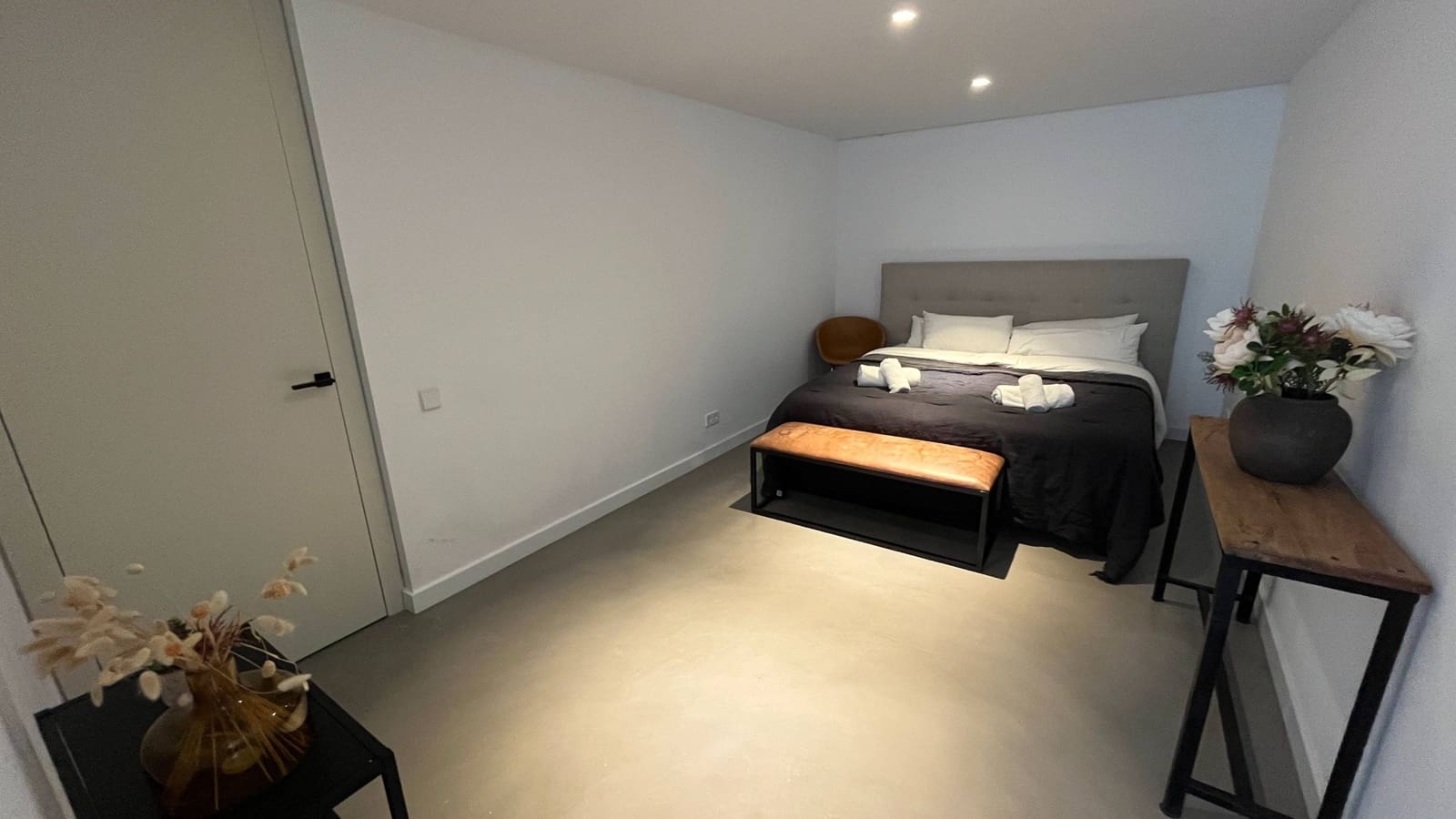 4 bedroom Villa for sale in La Quinta with pool garage - € 3,995,000 (Ref: 8668390)