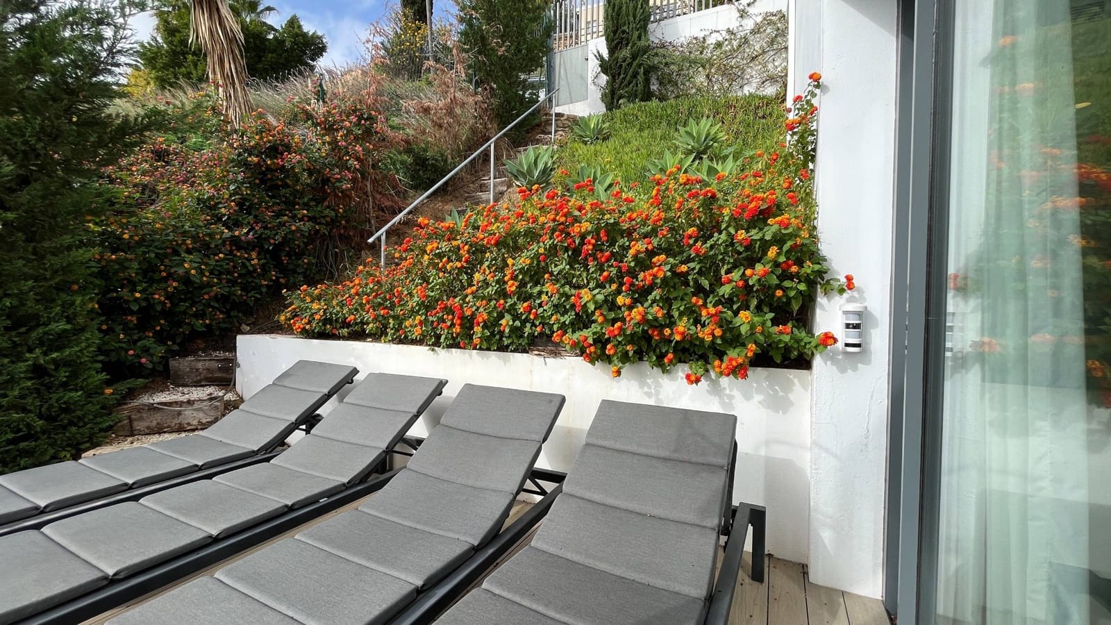 4 bedroom Villa for sale in La Quinta with pool garage - € 3,995,000 (Ref: 8668390)