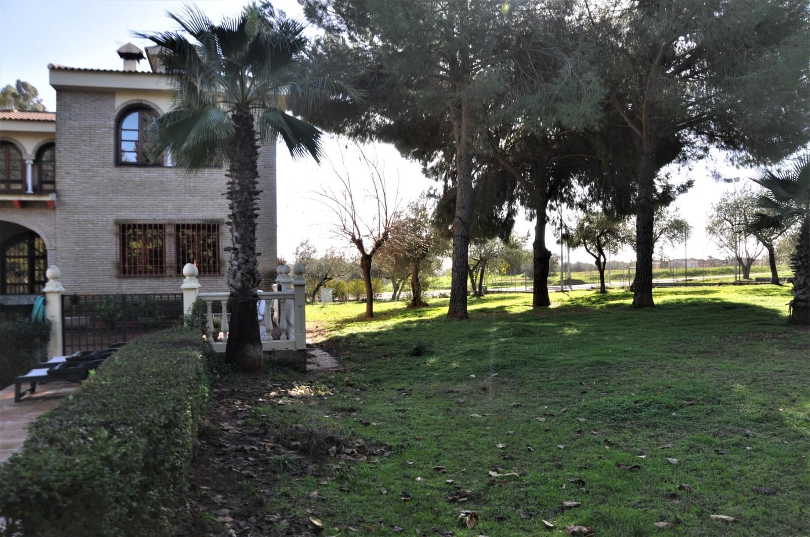 9 soveværelse Villa til salg i Palomares del Rio med swimmingpool garage - € 1.020.000 (Ref: 8798984)