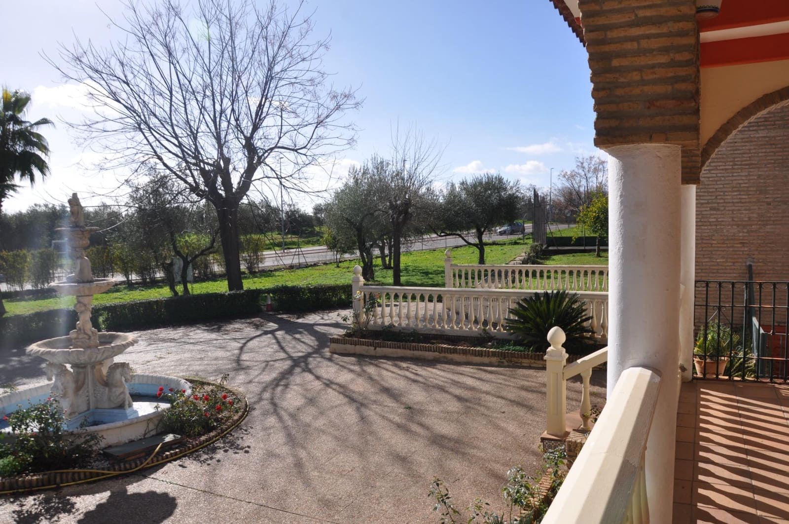 9 soveværelse Villa til salg i Palomares del Rio med swimmingpool garage - € 1.020.000 (Ref: 8798984)