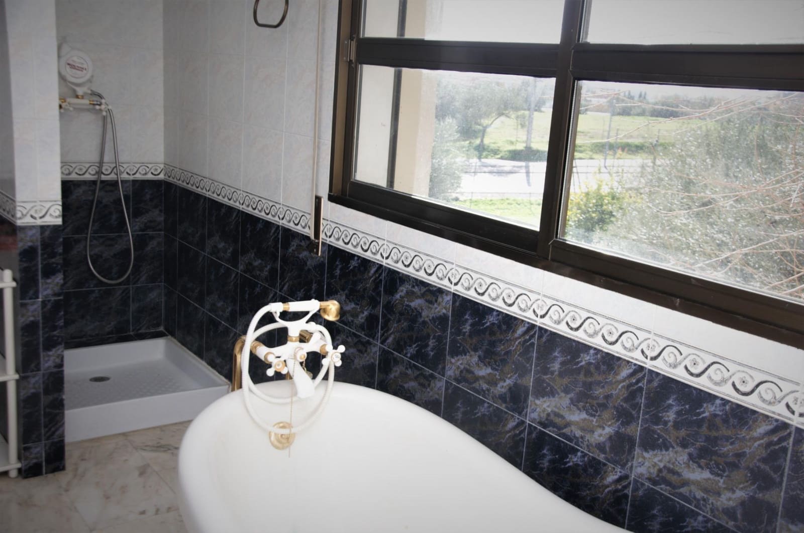 9 soveværelse Villa til salg i Palomares del Rio med swimmingpool garage - € 1.020.000 (Ref: 8798984)