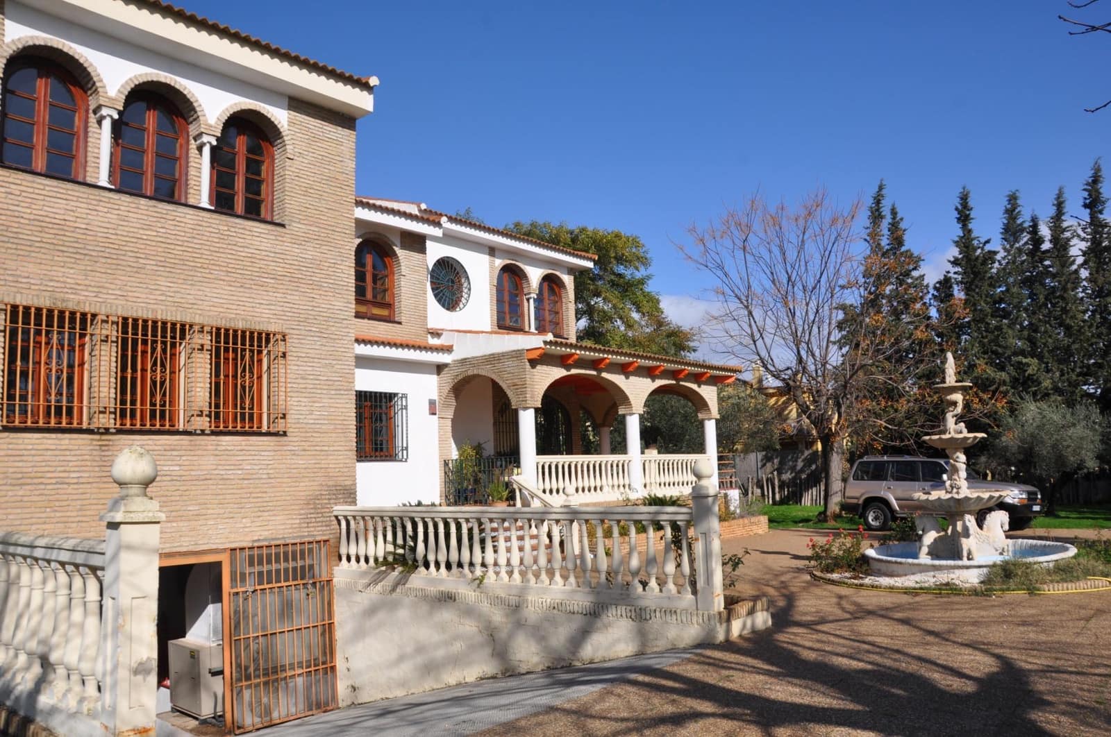 9 soveværelse Villa til salg i Palomares del Rio med swimmingpool garage - € 1.020.000 (Ref: 8798984)