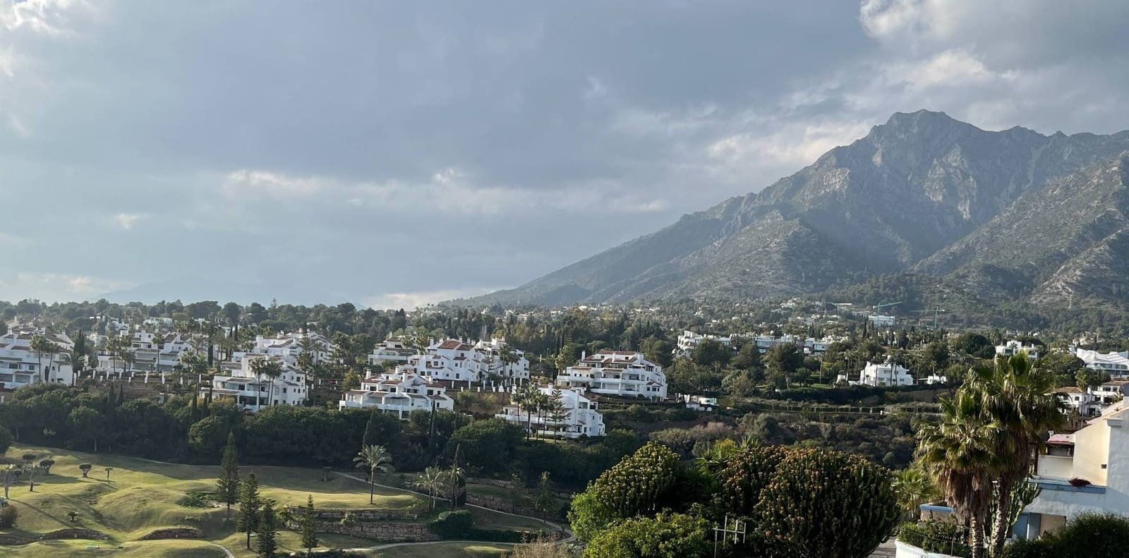 4 bedroom Villa for sale in Marbella with pool garage - € 1,950,000 (Ref: 8829349)