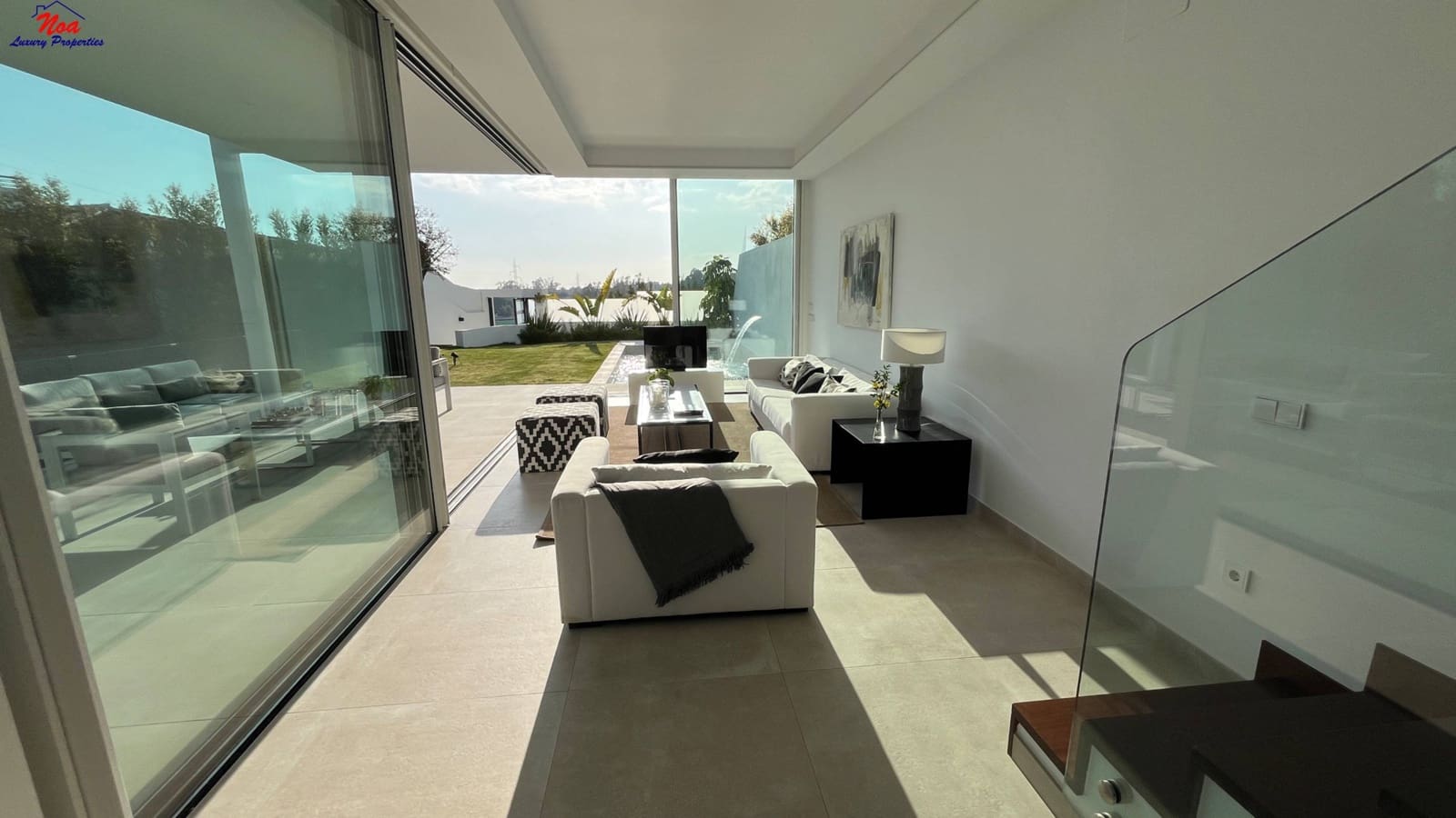 4 bedroom Villa for sale in Marbella with pool garage - € 1,950,000 (Ref: 8829349)