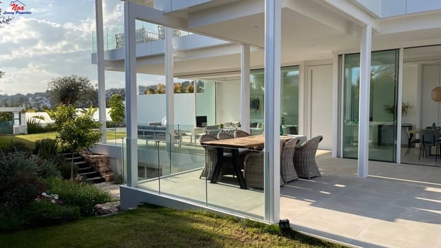 4 Zimmer Villa zu verkaufen in Marbella mit Pool Garage - 1.950.000 € (Ref: 8829349)