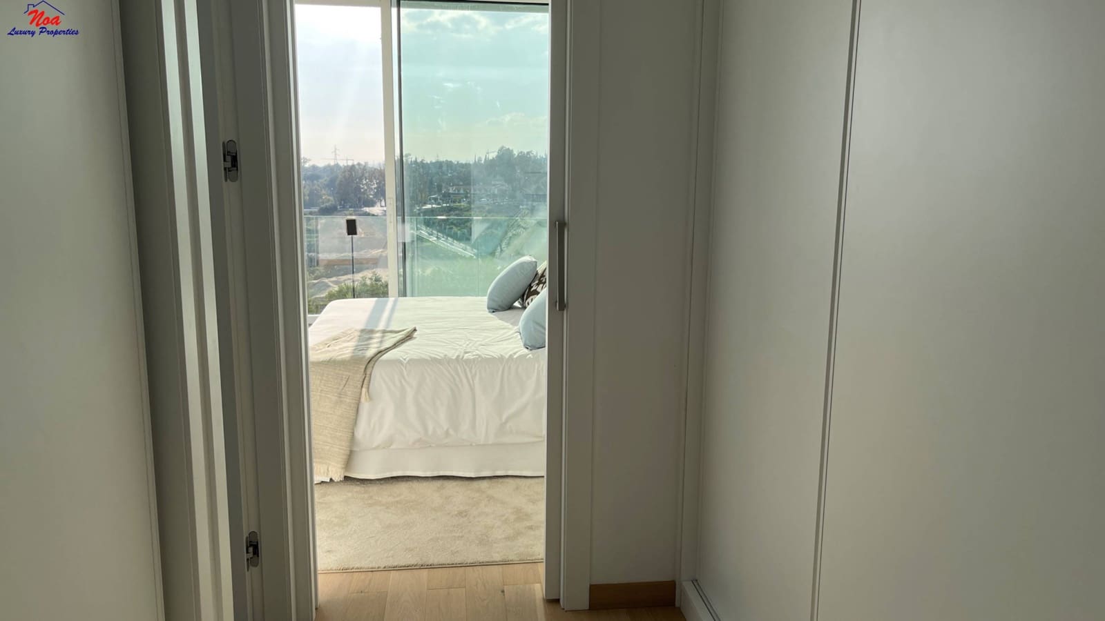 4 slaapkamer Villa te koop in Marbella met zwembad garage - € 1.950.000 (Ref: 8829349)