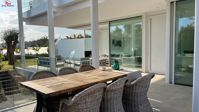 4 slaapkamer Villa te koop in Marbella met zwembad garage - € 1.950.000 (Ref: 8829349)