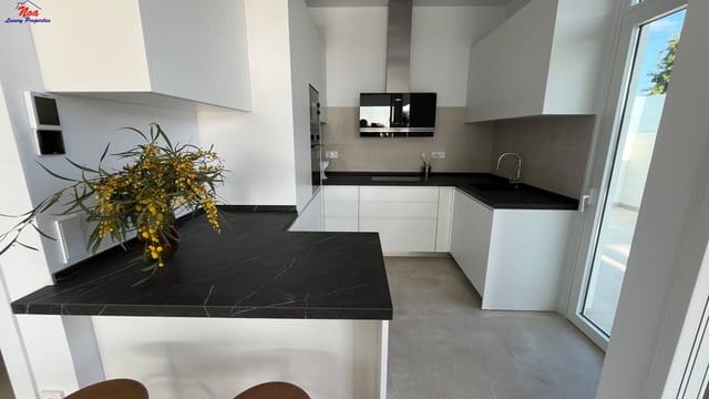 4 slaapkamer Villa te koop in Marbella met zwembad garage - € 1.950.000 (Ref: 8829349)