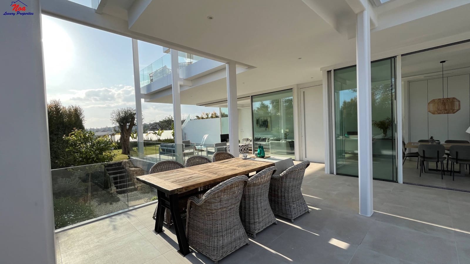 4 slaapkamer Villa te koop in Marbella met zwembad garage - € 1.950.000 (Ref: 8829349)