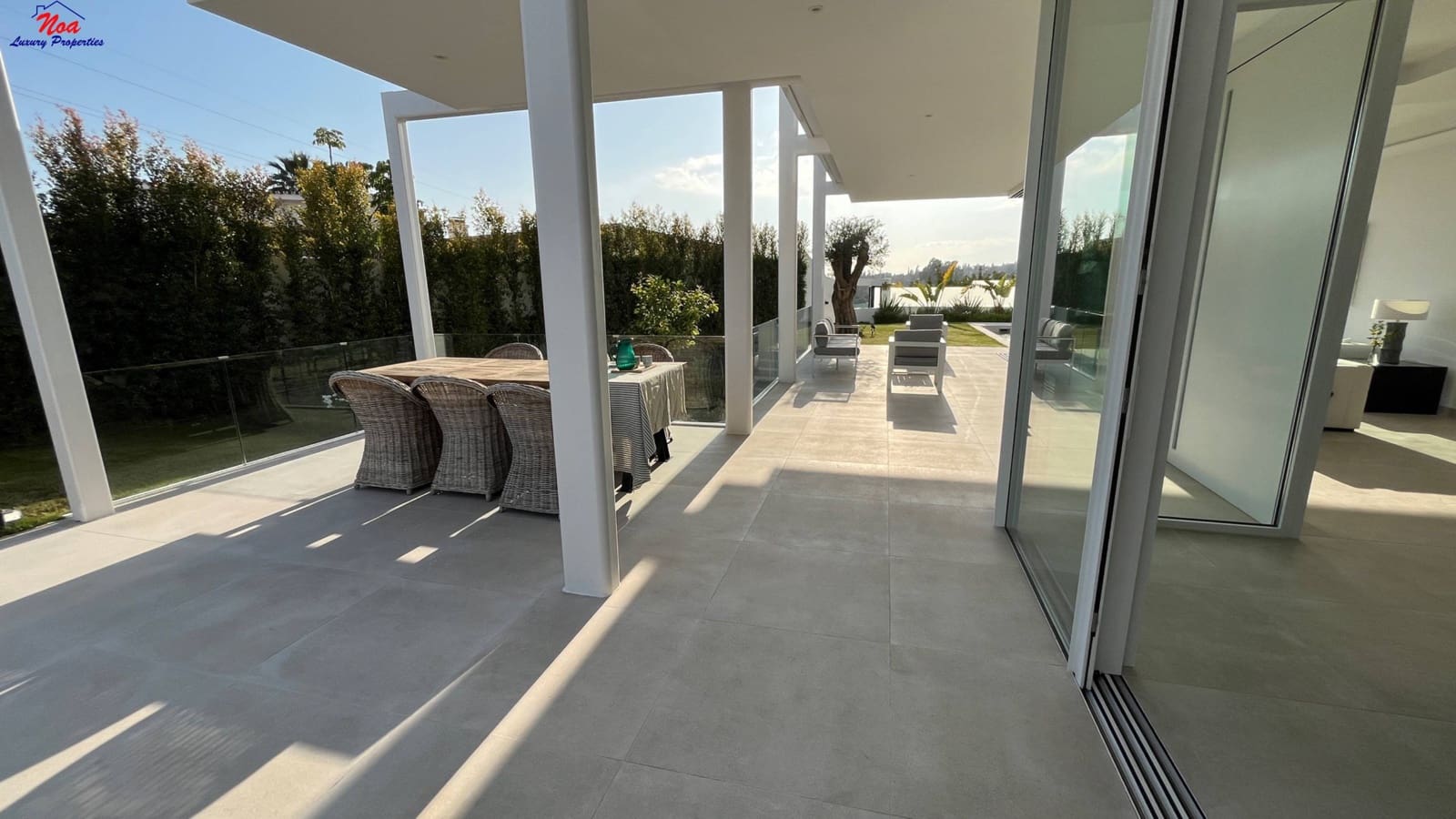 4 slaapkamer Villa te koop in Marbella met zwembad garage - € 1.950.000 (Ref: 8829349)