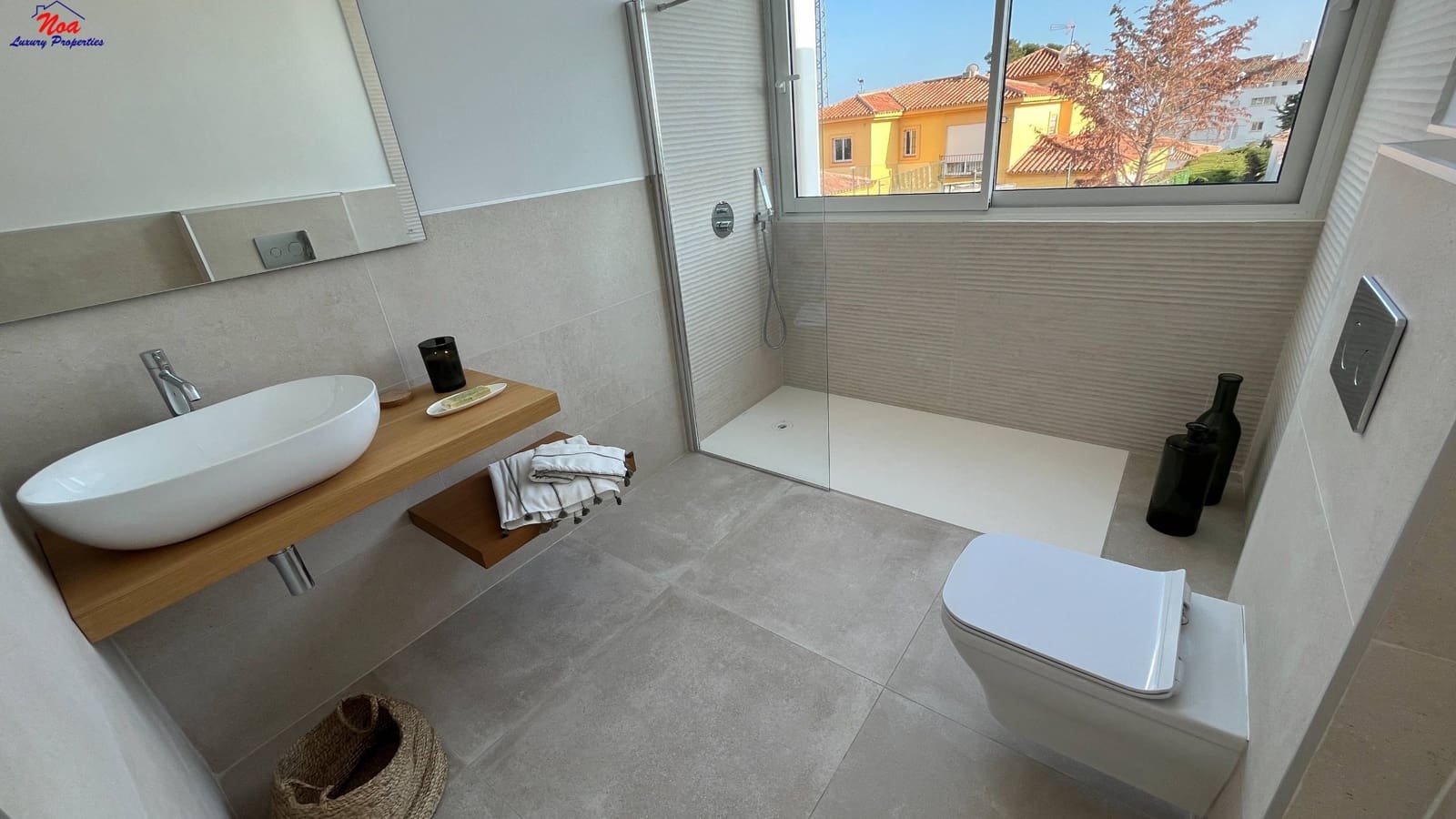 4 slaapkamer Villa te koop in Marbella met zwembad garage - € 1.950.000 (Ref: 8829349)