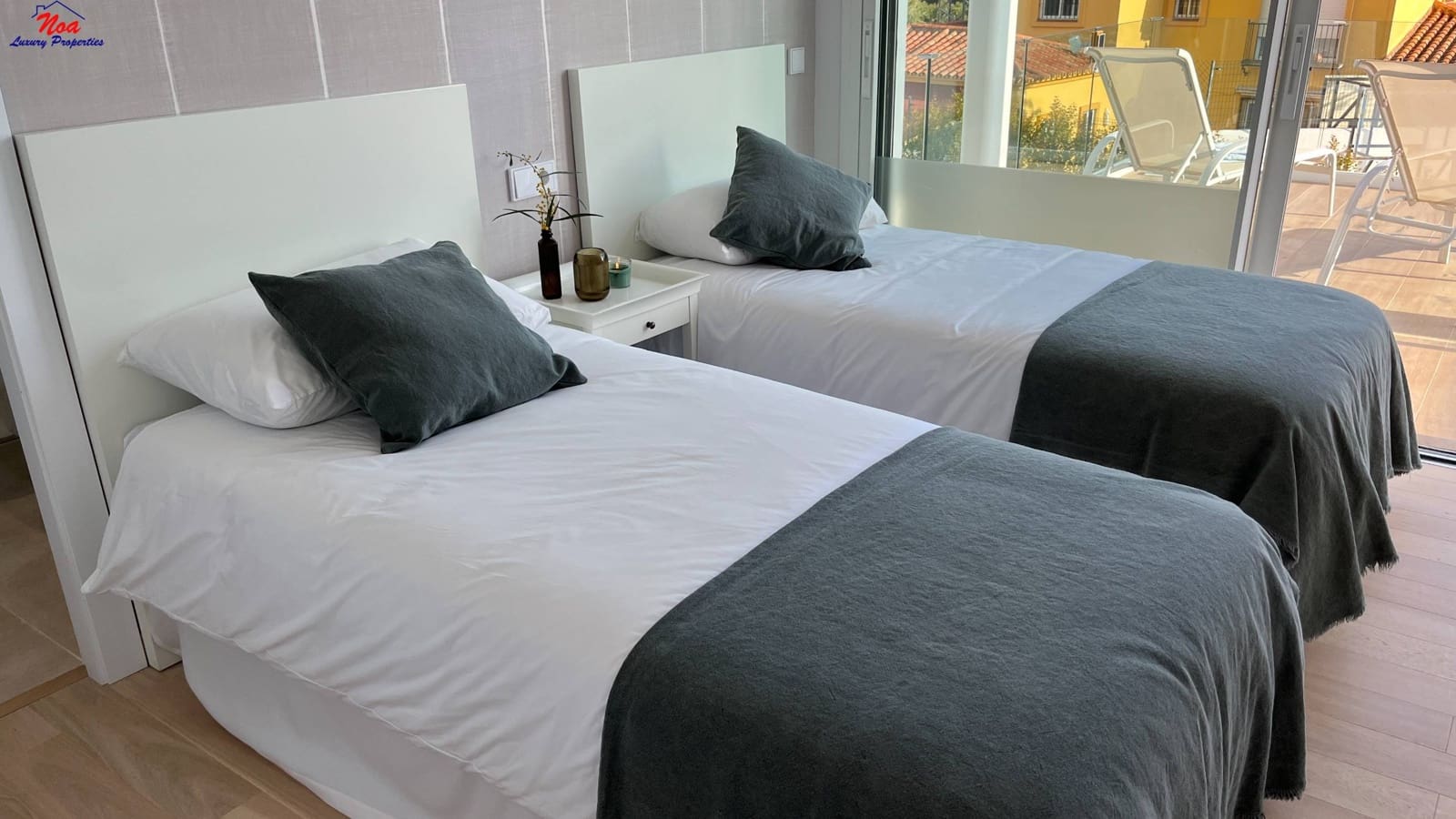 4 slaapkamer Villa te koop in Marbella met zwembad garage - € 1.950.000 (Ref: 8829349)