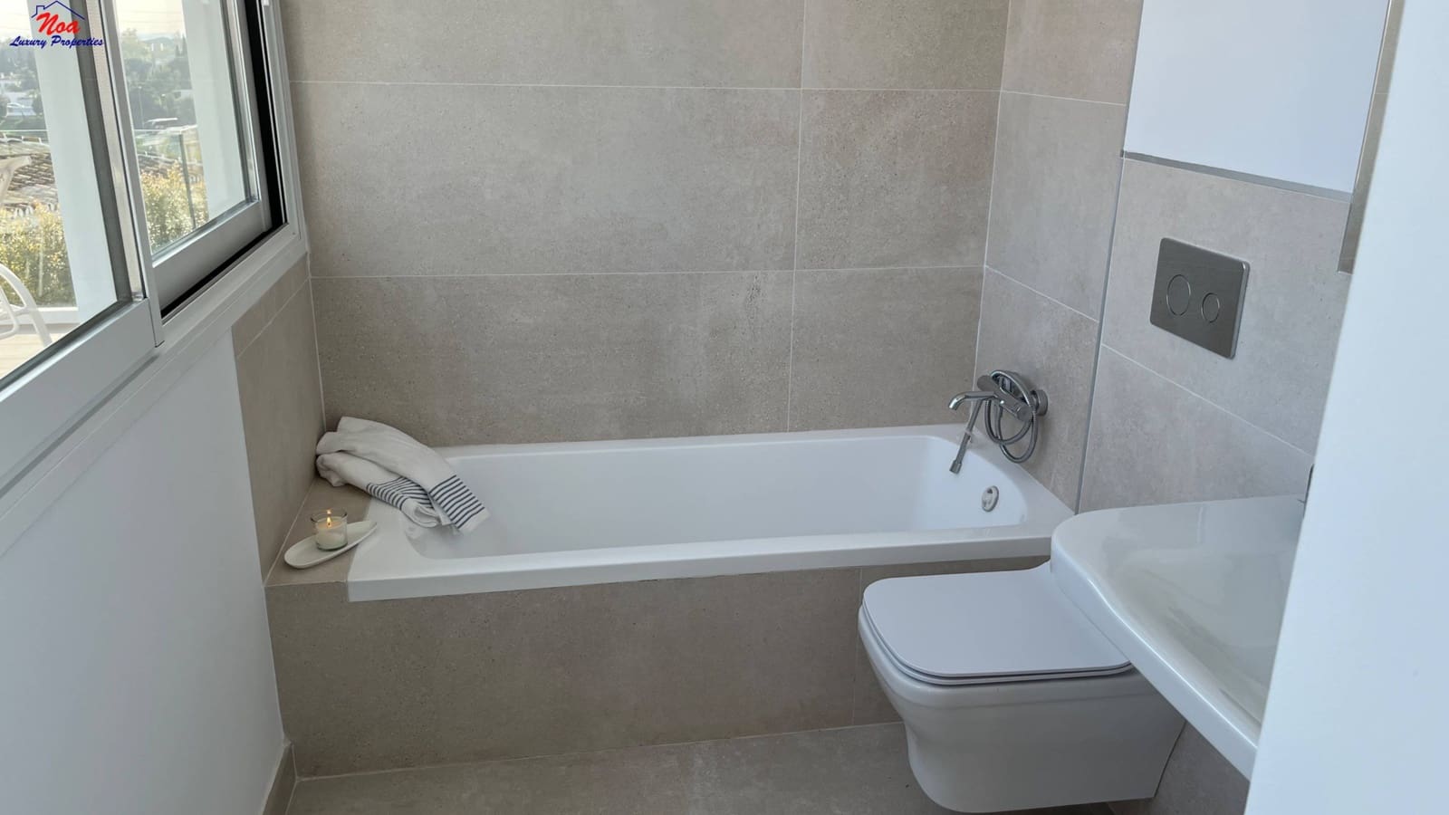 4 slaapkamer Villa te koop in Marbella met zwembad garage - € 1.950.000 (Ref: 8829349)