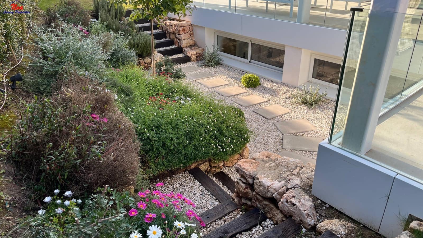 4 slaapkamer Villa te koop in Marbella met zwembad garage - € 1.950.000 (Ref: 8829349)