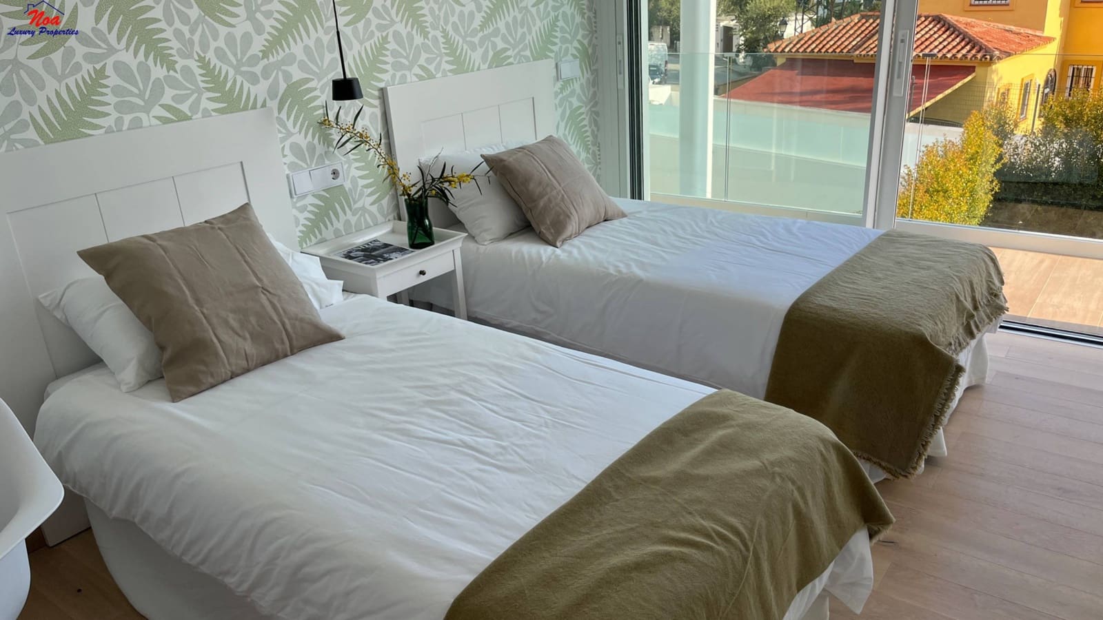 4 slaapkamer Villa te koop in Marbella met zwembad garage - € 1.950.000 (Ref: 8829349)