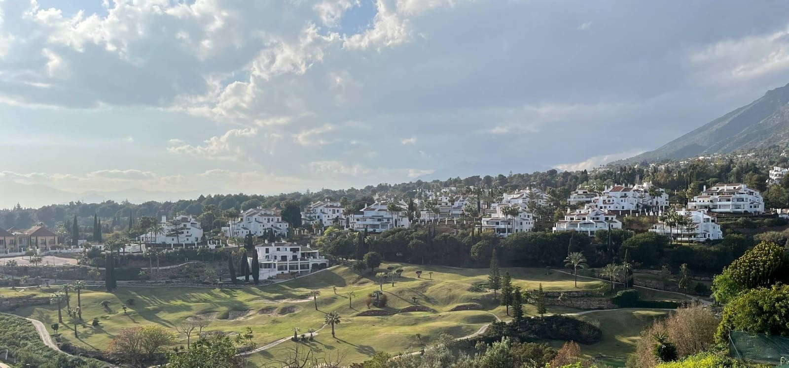 4 slaapkamer Villa te koop in Marbella met zwembad garage - € 1.950.000 (Ref: 8829349)